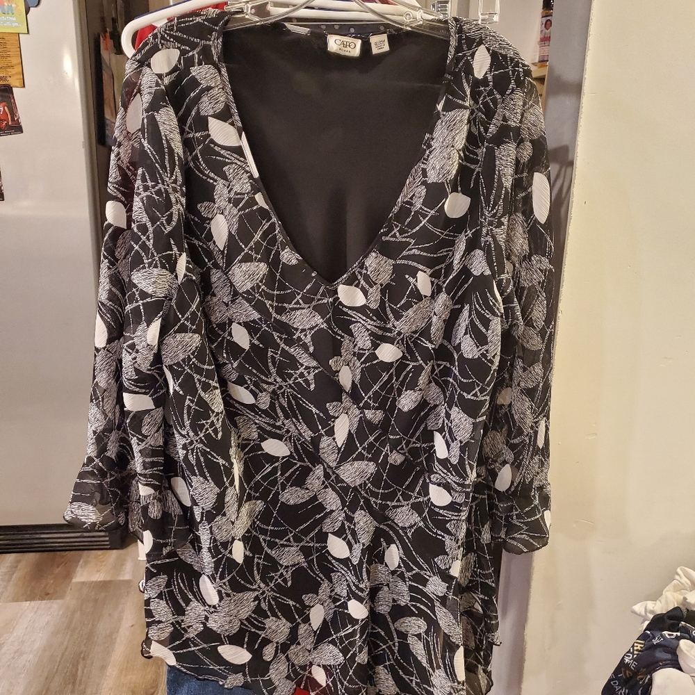 Women's plus size 22-24 dress blouse